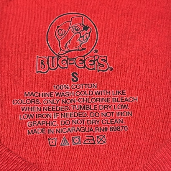 Buc-ee’s Christmas/Holiday T-Shirt It’s Beginning To Look A Lot Like Christmas - Picture 4 of 4